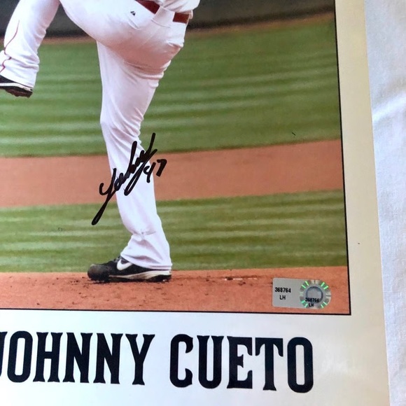 2009 Johnny Cueto Reds Signed Photo - Picture 3 of 6
